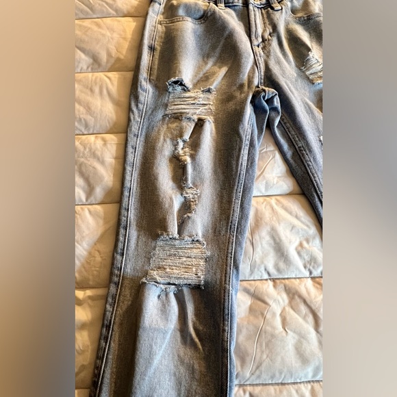 NWT Hollister light wash distressed denim jeans. Size 00R. Low rise boyfriend. - Picture 7 of 9